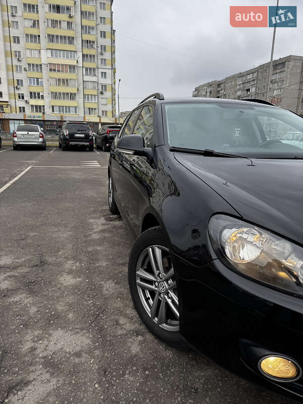 Универсал Volkswagen Golf 2010 в Ивано-Франковске