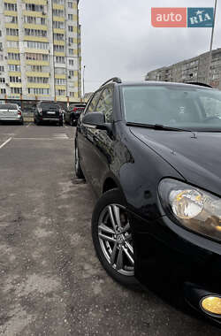 Универсал Volkswagen Golf 2010 в Ивано-Франковске