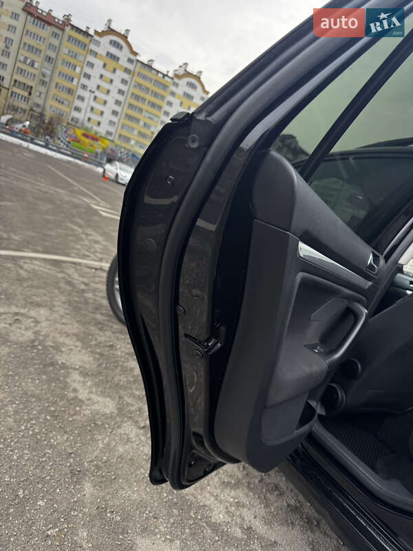 Универсал Volkswagen Golf 2010 в Ивано-Франковске