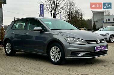 Хетчбек Volkswagen Golf 2019 в 