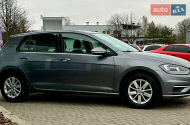 Хетчбек Volkswagen Golf 2019 в 
