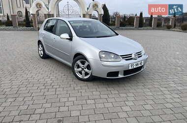 Хэтчбек Volkswagen Golf 2004 в Львове