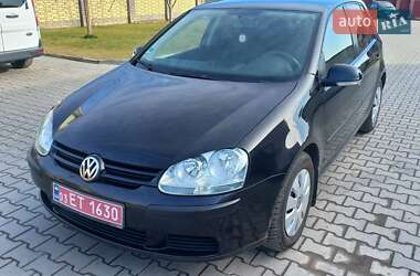 Хетчбек Volkswagen Golf 2005 в Луцьку