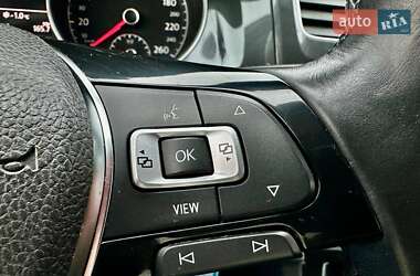 Хетчбек Volkswagen Golf 2019 в 