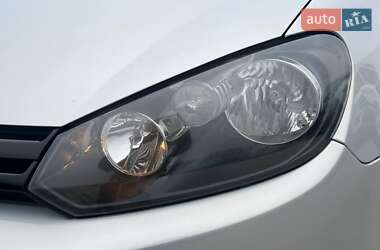Хетчбек Volkswagen Golf 2010 в 