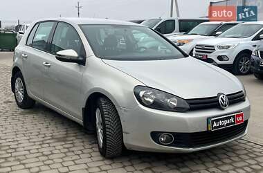 Хетчбек Volkswagen Golf 2010 в 