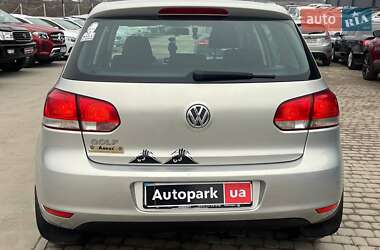 Хетчбек Volkswagen Golf 2010 в 