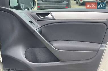 Хетчбек Volkswagen Golf 2010 в 