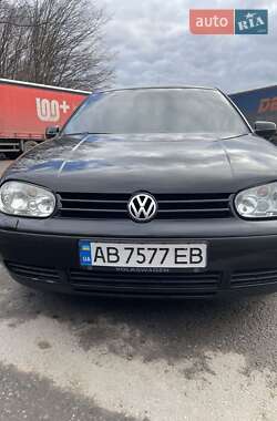 Хетчбек Volkswagen Golf 2002 в Вінниці