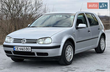 Хетчбек Volkswagen Golf 2002 в Чернівцях