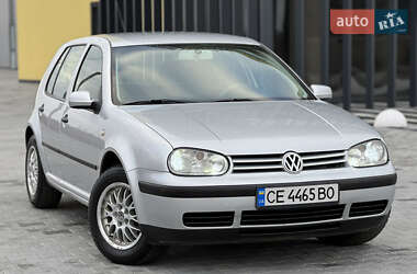 Хетчбек Volkswagen Golf 2002 в Чернівцях