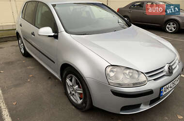 Хетчбек Volkswagen Golf 2004 в Житомирі