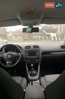 Хэтчбек Volkswagen Golf 2008 в 