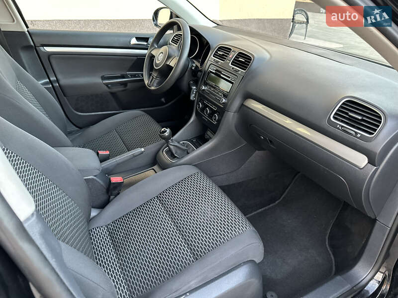 Універсал Volkswagen Golf 2011 в Заболотові