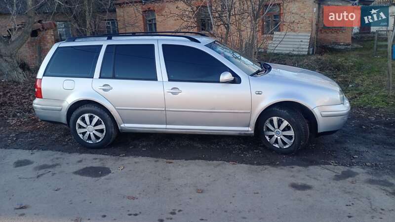 Універсал Volkswagen Golf 2003 в Вінниці