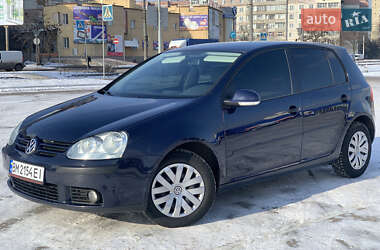 Хетчбек Volkswagen Golf 2005 в Сумах