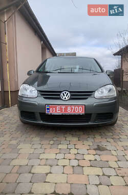 Хетчбек Volkswagen Golf 2005 в Рівному