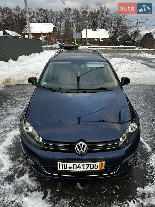 Универсал Volkswagen Golf 2011 в Долине