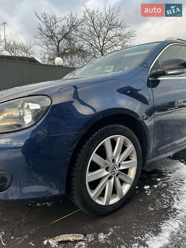 Универсал Volkswagen Golf 2011 в Долине