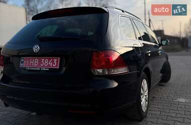 Універсал Volkswagen Golf 2011 в Нововолинську