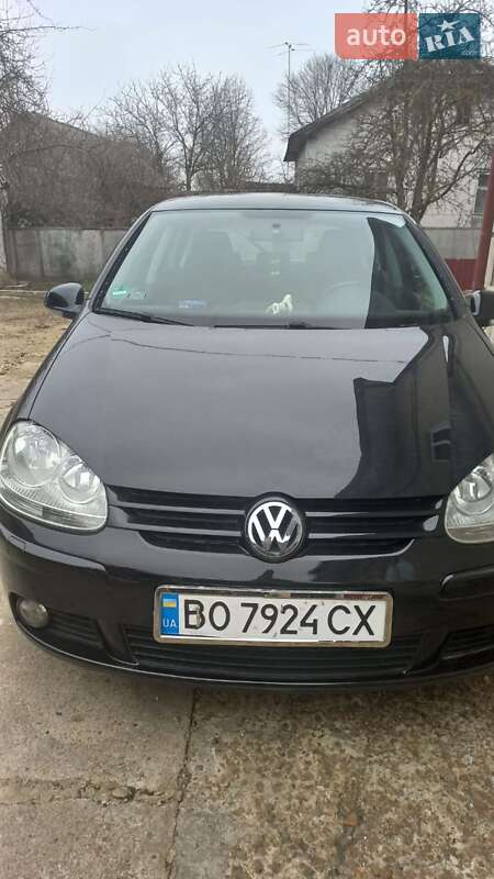 Хетчбек Volkswagen Golf 2006 в Чорткові