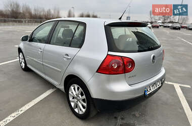 Хэтчбек Volkswagen Golf 2007 в Киеве