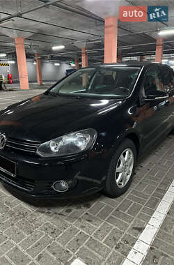 Хетчбек Volkswagen Golf 2008 в Києві