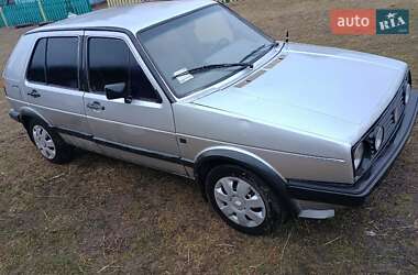 Хетчбек Volkswagen Golf 1987 в Ратному