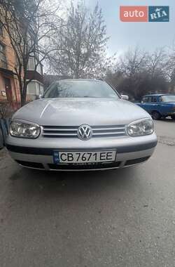 Універсал Volkswagen Golf 2002 в Чернігові