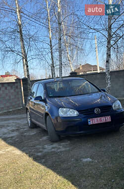 Хетчбек Volkswagen Golf 2005 в Сарнах