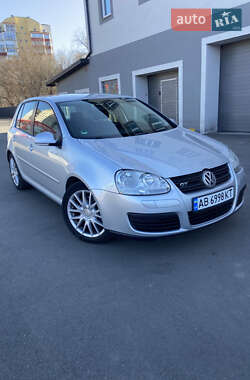 Хетчбек Volkswagen Golf 2006 в Вінниці