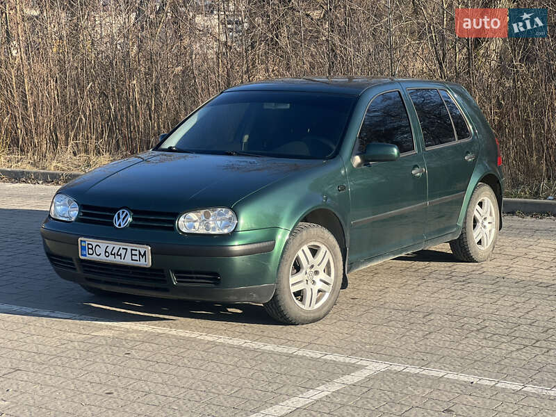 Хетчбек Volkswagen Golf 2001 в Львові