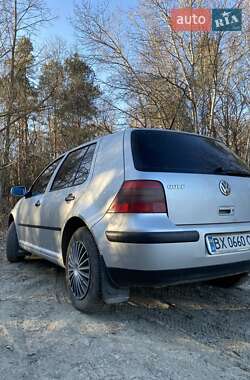 Хетчбек Volkswagen Golf 2001 в Шепетівці