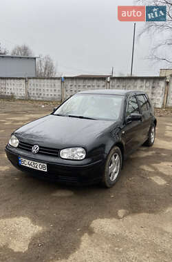 Хэтчбек Volkswagen Golf 1998 в Новояворовске