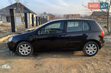 Хэтчбек Volkswagen Golf 2005 в Надворной