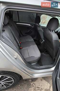 Универсал Volkswagen Golf 2015 в 