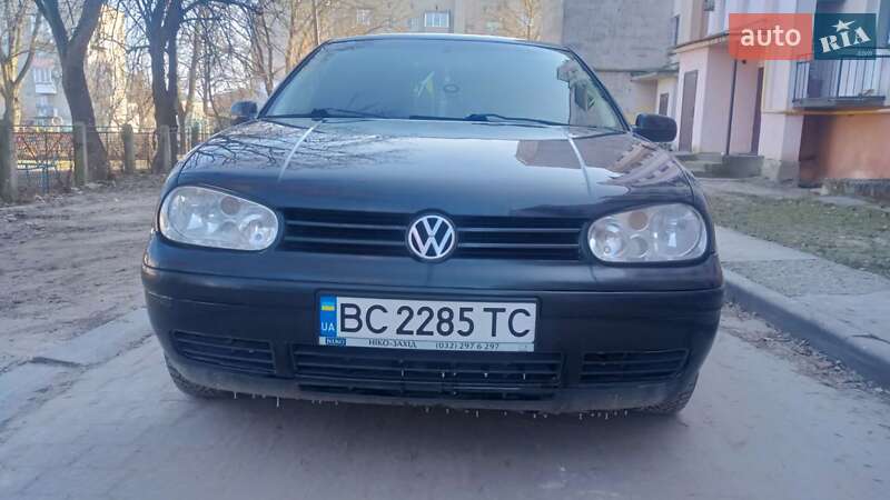 Хэтчбек Volkswagen Golf 1999 в 