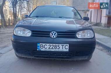 Хэтчбек Volkswagen Golf 1999 в 