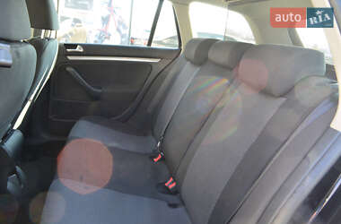 Універсал Volkswagen Golf 2013 в 