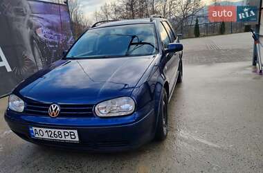 Універсал Volkswagen Golf 2004 в Сваляві