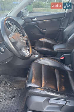Универсал Volkswagen Golf 2010 в 