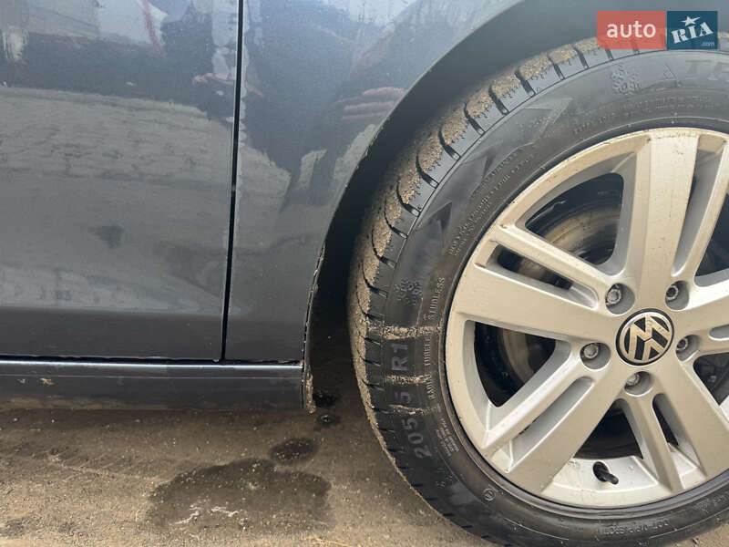 Хетчбек Volkswagen Golf 2012 в Крижополі