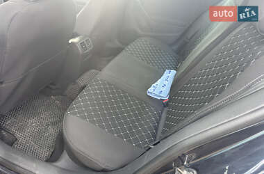 Хэтчбек Volkswagen Golf 2012 в 