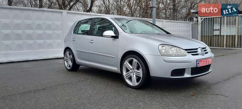 Хетчбек Volkswagen Golf 2008 в Києві