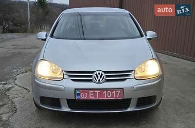 Хэтчбек Volkswagen Golf 2005 в Полтаве