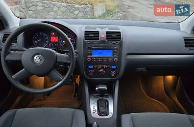 Хэтчбек Volkswagen Golf 2005 в Полтаве