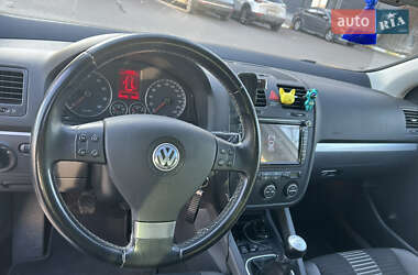 Хэтчбек Volkswagen Golf 2008 в Киеве