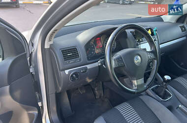 Хэтчбек Volkswagen Golf 2008 в Киеве