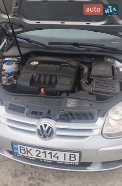 Хэтчбек Volkswagen Golf 2007 в Ровно