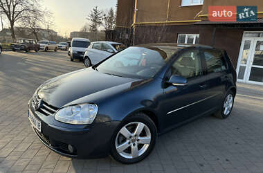 Хетчбек Volkswagen Golf 2008 в Дубні